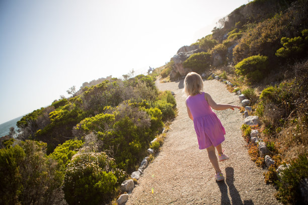 小孩图片素材ID：304270296