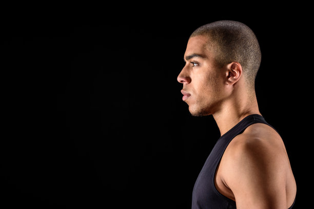 非裔美国人被黑人孤立图片下载