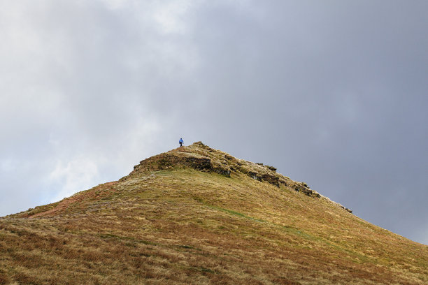 在布雷肯灯塔国家公园里，Pen y Fan旁边的Corn Du山顶图片下载