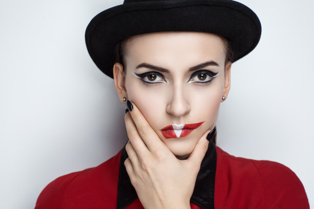 美丽的女人年轻的脸化妆图片下载