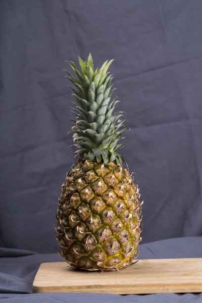 成熟的菠萝图片下载