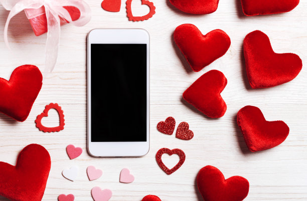 心形情人节智能手机模拟模板图片下载