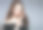 女人美丽健康的皮肤和发型，黑发与长发在黑色背景的女性肖像。图片下载