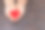 爱情、家庭的概念。近距离的男人和女人的手握着红色的橡胶心在一起图片下载