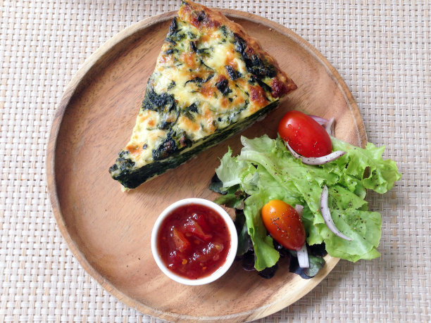 披萨烤宽面条图片下载