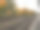 日落时分美丽天空映衬下的火车站。工业景观有铁路，色彩斑斓的多云蓝天。铁路枕木。铁路枢纽。重工业。货物运输。旅游的背景图片下载
