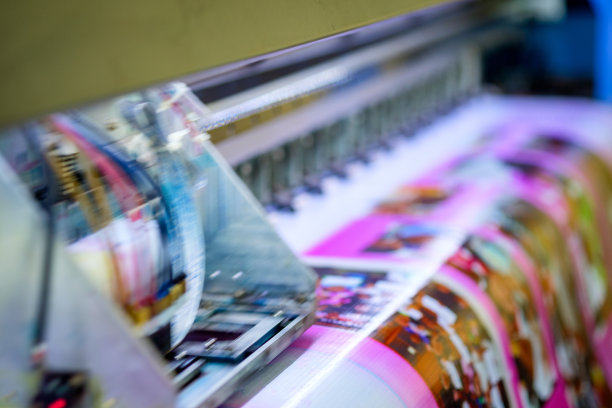 头喷墨在乙烯基横幅印刷期间图片下载