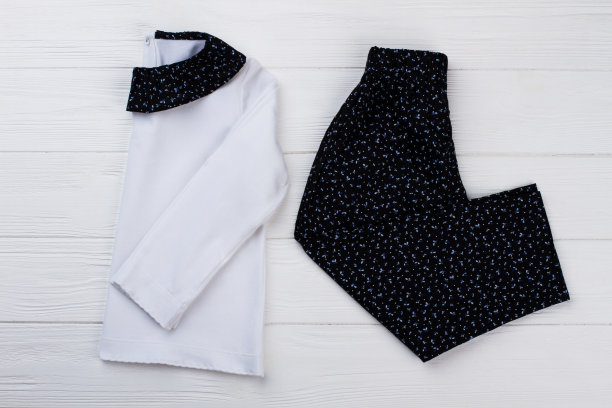 睡衣t恤和裤子图片下载