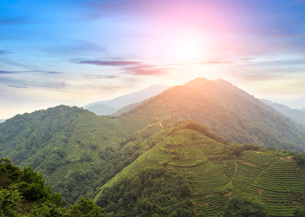 山谷雾和云彩景观日落，中国图片下载