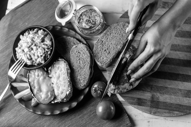 准备土豆配蘑菇和蔬菜图片下载