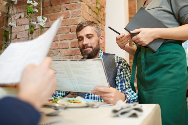 听命于男性访客图片下载