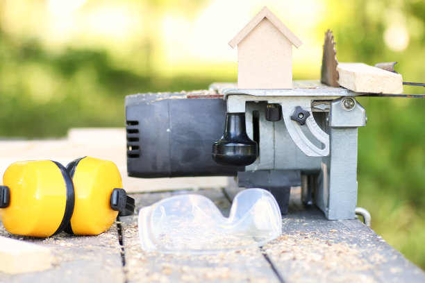 房屋模型建造锯图片下载