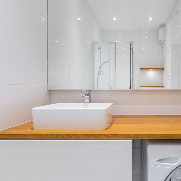 浴室与木制台面图片下载