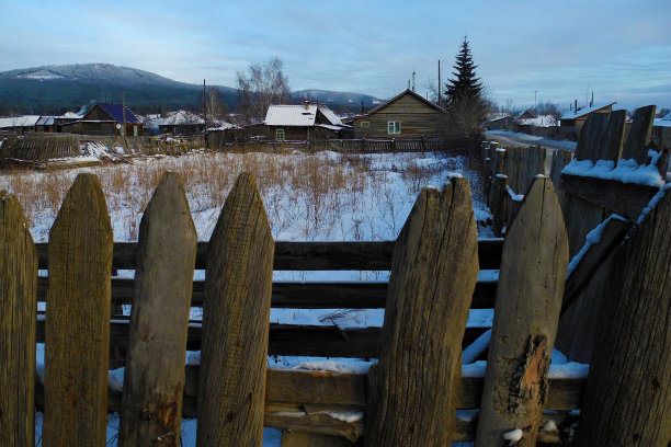 古老的乡村栅栏图片下载