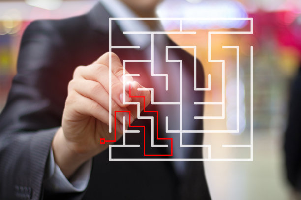 商人在迷宫中寻找解决方案。图片下载