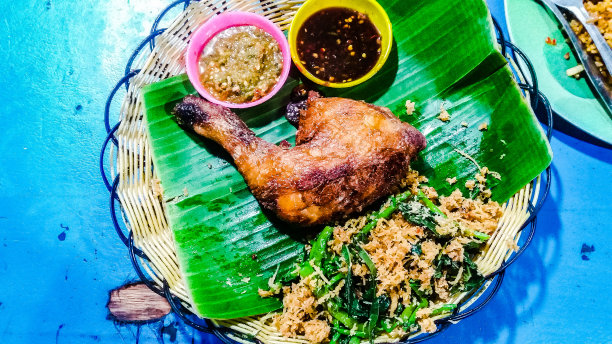 炒饭和炸鸡图片下载