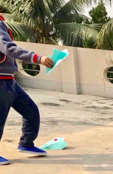 会飞的玩具飞机图片下载