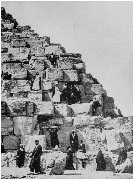 世界著名景点古董照片：埃及吉萨大金字塔图片下载