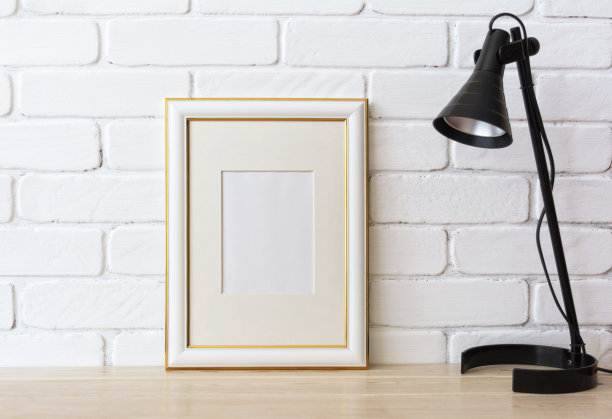 金色装饰框架模型与黑色灯图片下载