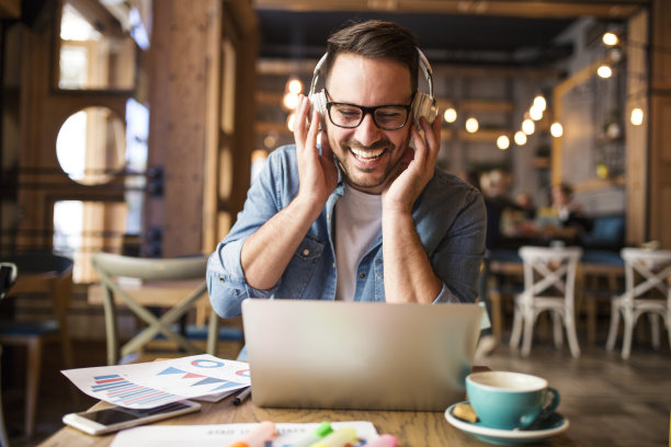 享受音乐图片下载