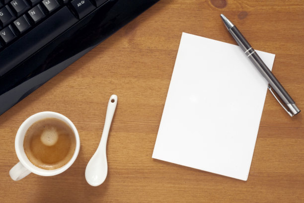 桌上的一张白纸图片下载