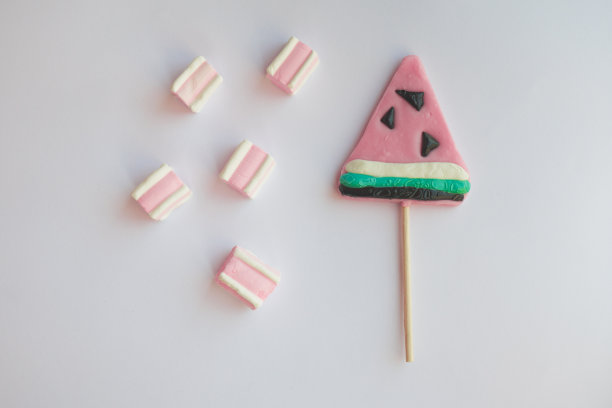 西瓜棒棒糖的正面视图图片下载