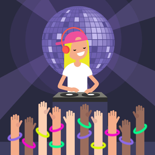 一个戴着耳机的DJ，在唱机转盘上刮着唱片。迪斯科之夜。高举着戴着霓虹手镯的双手在舞池中起舞。年轻人在夜总会玩得很开心。图片下载