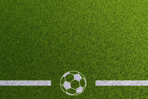 足球场上的线和球图片下载