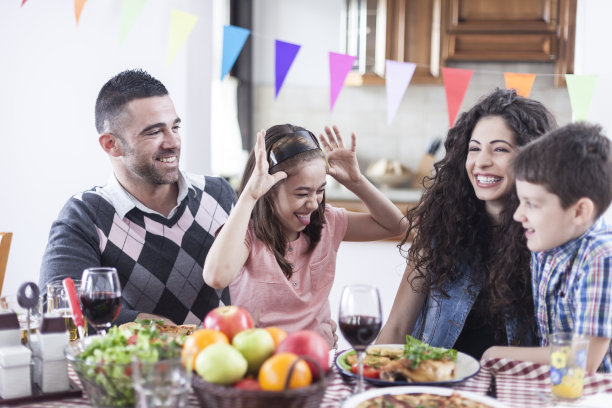 家庭聚会图片下载