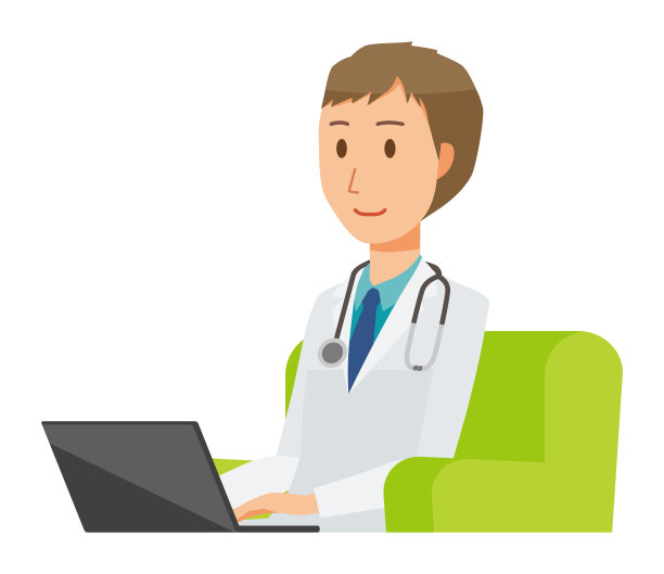 一位穿着白色西装的年轻男医生坐在沙发上操作一台笔记本电脑图片下载