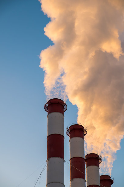 管道和烟雾图片下载