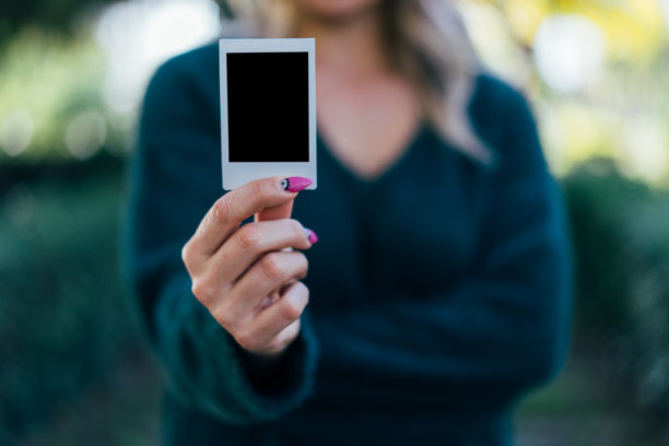 一名女子自拍图片下载