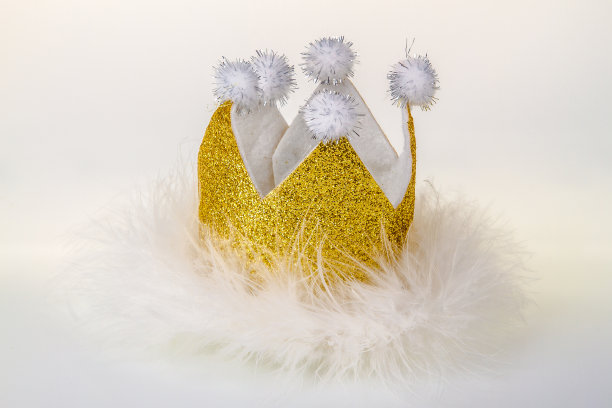 有趣的羽毛皇冠图片下载