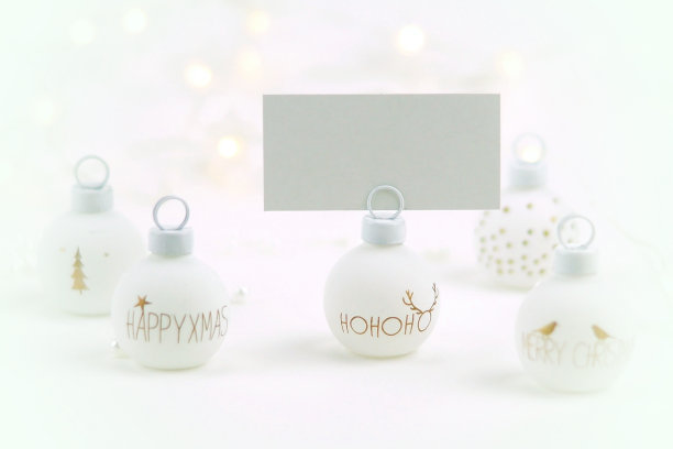 Cristmas背景。圣诞作文新年圣诞球，散字和信头文字。寒假的概念。本空间图片下载