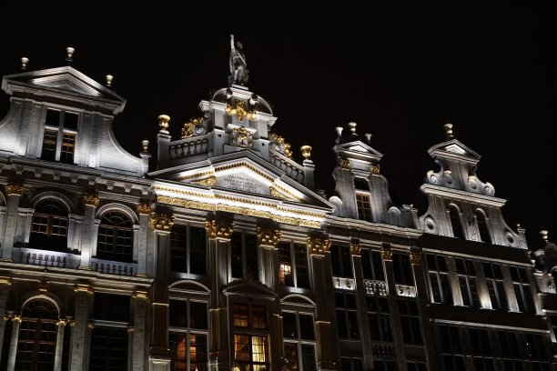 晚上的布鲁塞尔大广场图片下载
