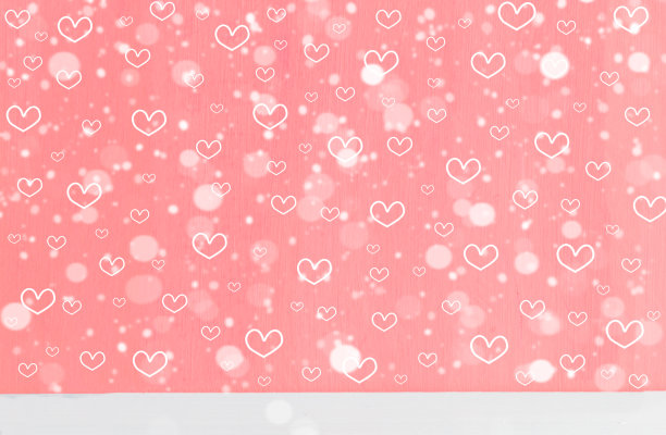 心形和雪花在甜美的粉红色木材背景与复制空间。栅格图案适用于圣诞节或新年和爱情主题的情人节概念，可应用于产品展示等。图片下载