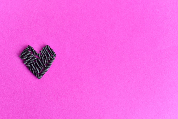 心形黑豆面食(左对齐)素材图片