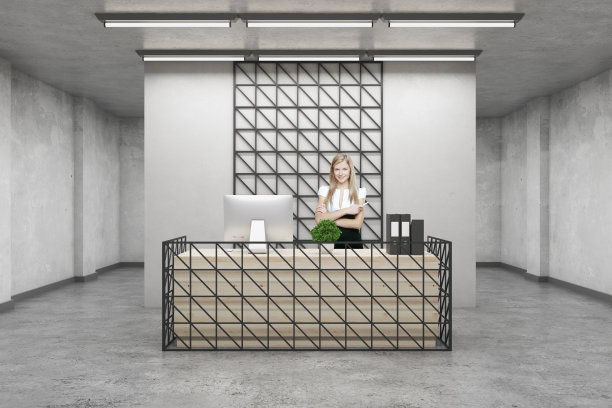 年轻的欧洲女人在接待处图片下载