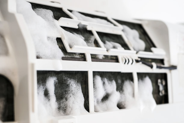 用喷雾泡沫清洗空调图片下载