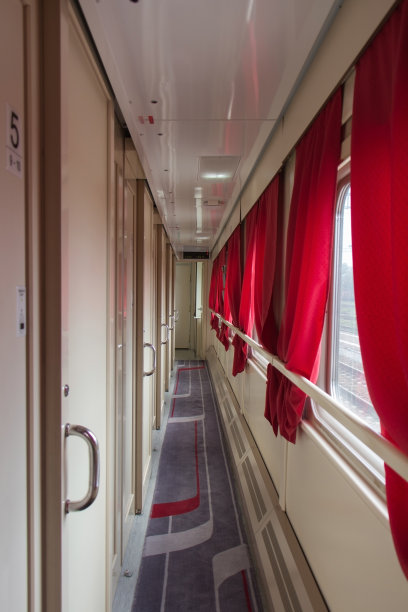 走廊长，门多，车厢内部，商务舱图片下载