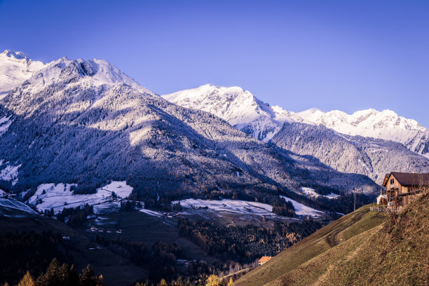 奥里纳谷的五彩日落图片下载