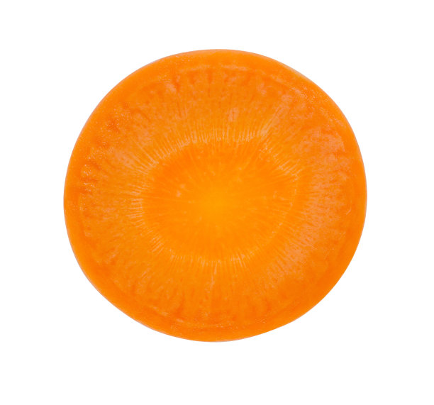 一个鲜胡萝卜片孤立在白色背景，文件包含一个剪切路径。图片下载