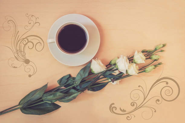 一杯带花的咖啡图片下载