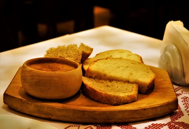 索非亚美味的保加利亚白面包和辣椒粉图片下载