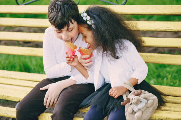 妹妹和弟弟图片下载