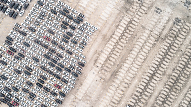 鸟瞰图的汽车停车场俯视图图片下载