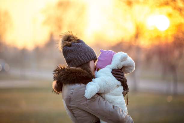 母亲和女儿图片下载