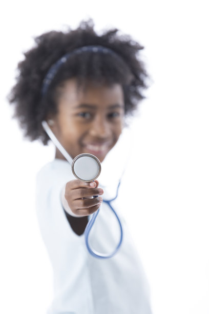 小女孩手持听诊器图片下载