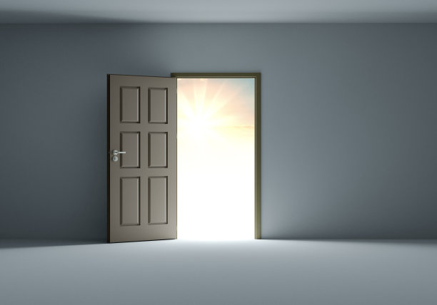 用明亮的光线打开门图片下载