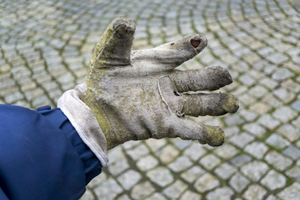 戴上防护手套图片下载